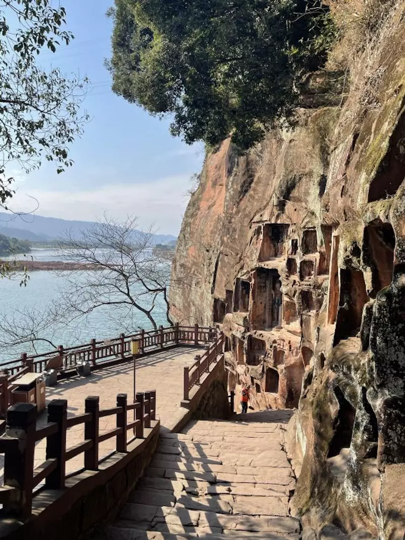 东风堰千佛岩景区(暂停开放)