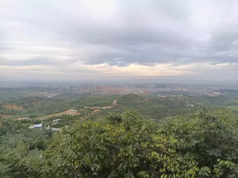 平定冠山森林公园