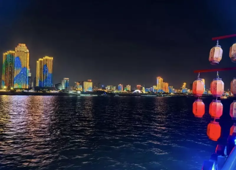 武汉君旅号长江游览(夜游长江)