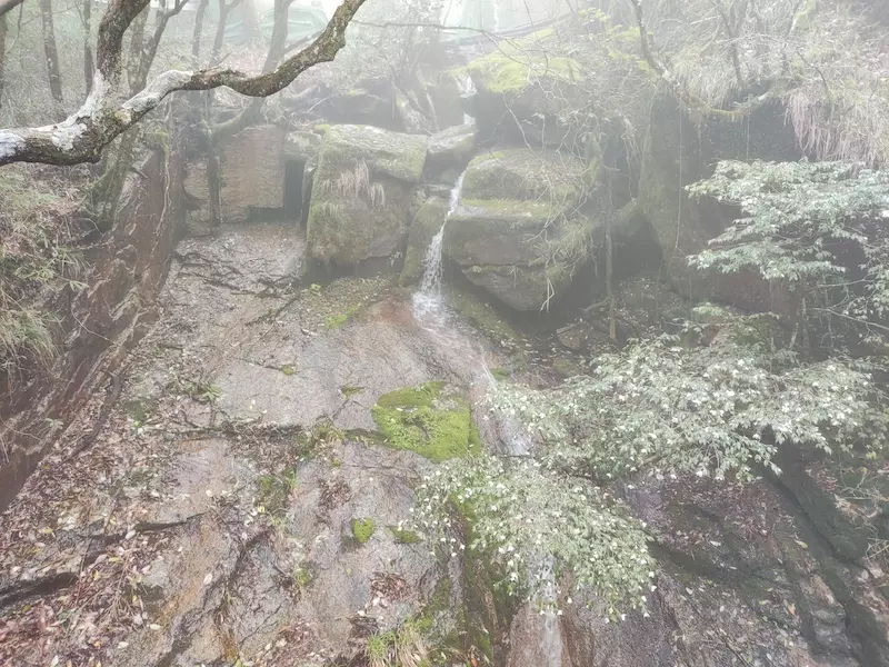飚水瀑布
