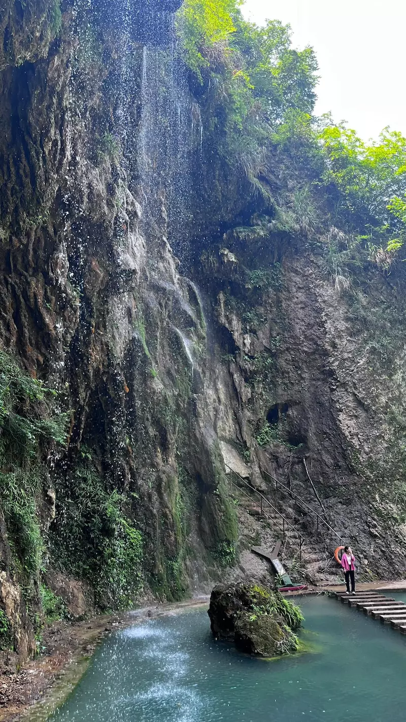 丫山花海石林风景区