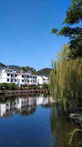 何斯路景区