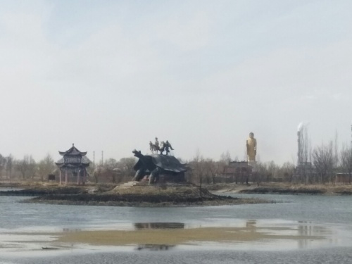 释尼召沙漠绿海乐园