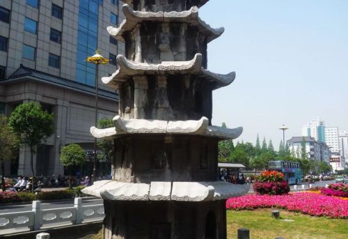 古木兰院石塔
