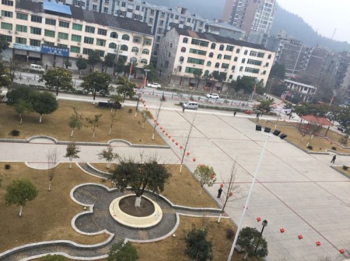 伏虎明珠广场