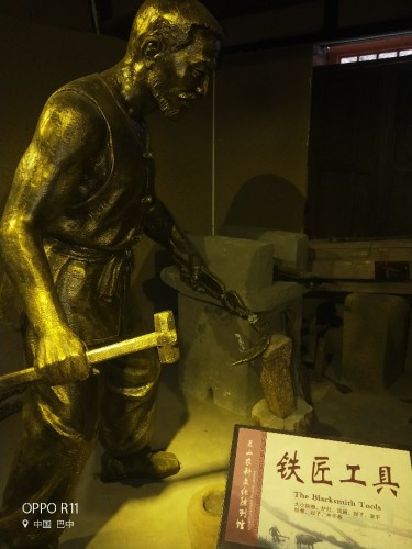 三十二梁牌坊