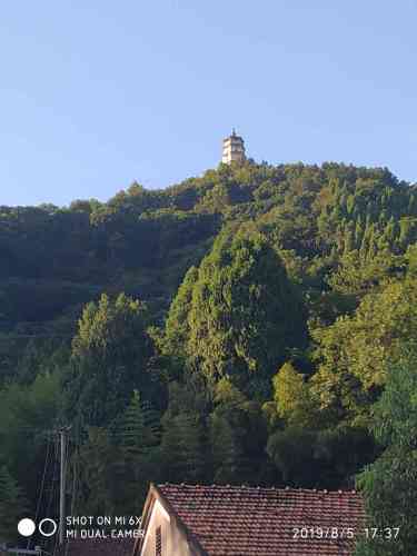 北峰塔