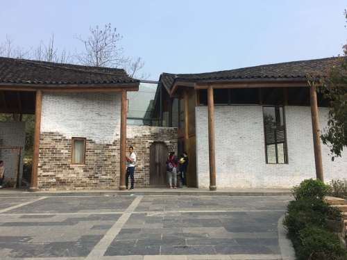 龙潭肖村