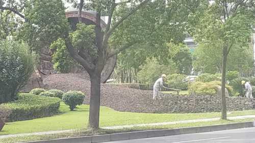 宝钢一高炉纪念广场(不对外开放)