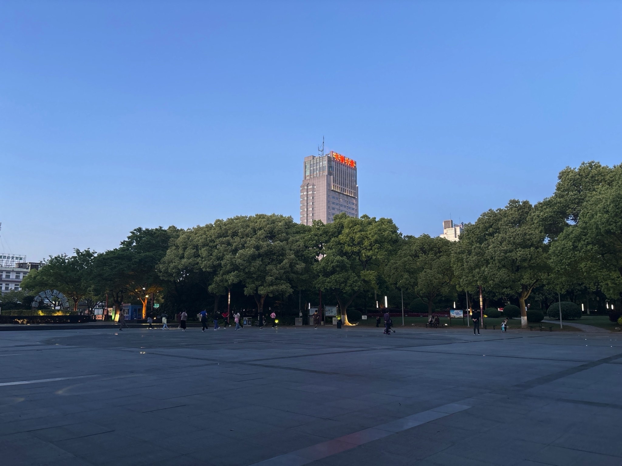 南门广场