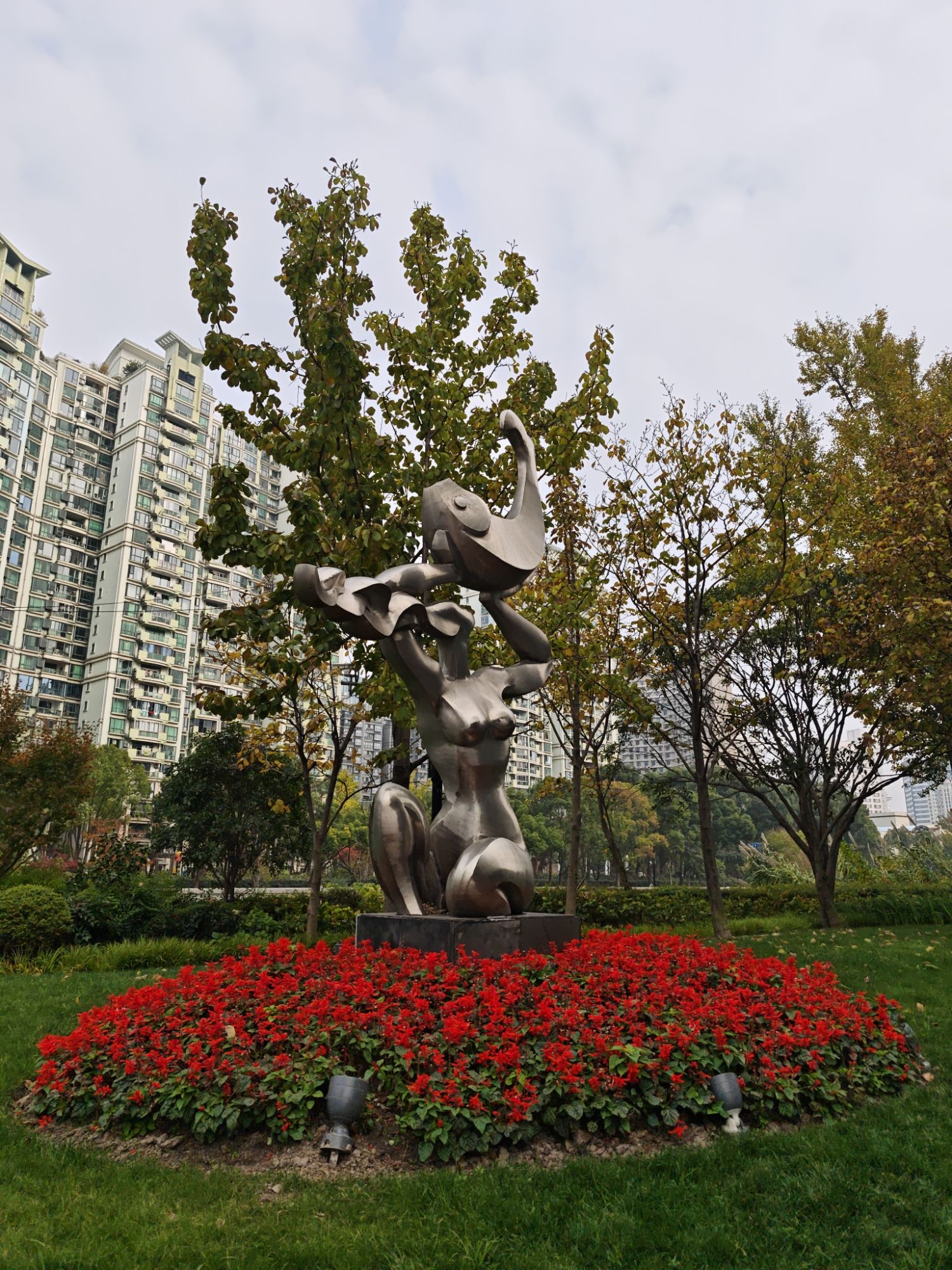 河神旅行图片