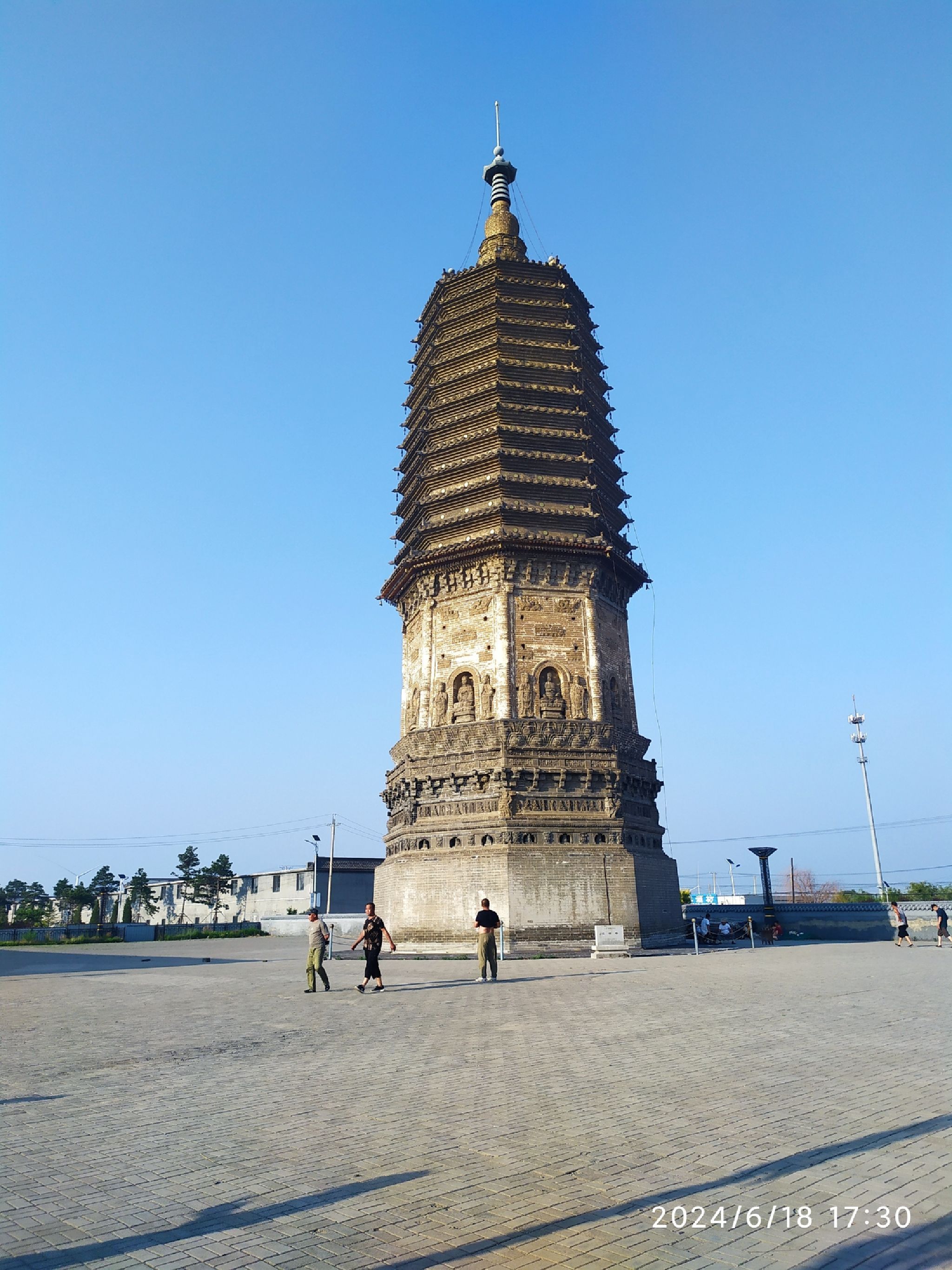 辽滨塔旅行图片