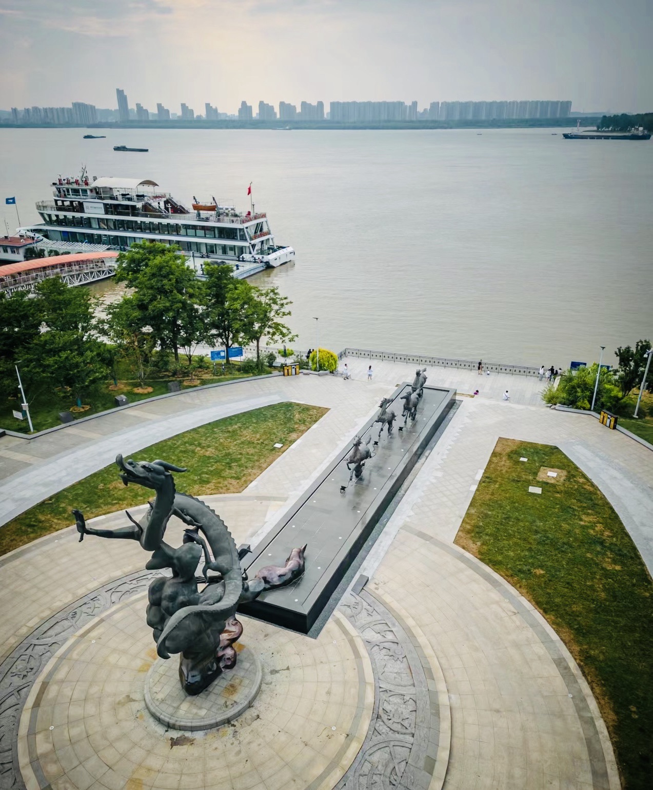 幕燕滨江·五马渡广场旅行图片
