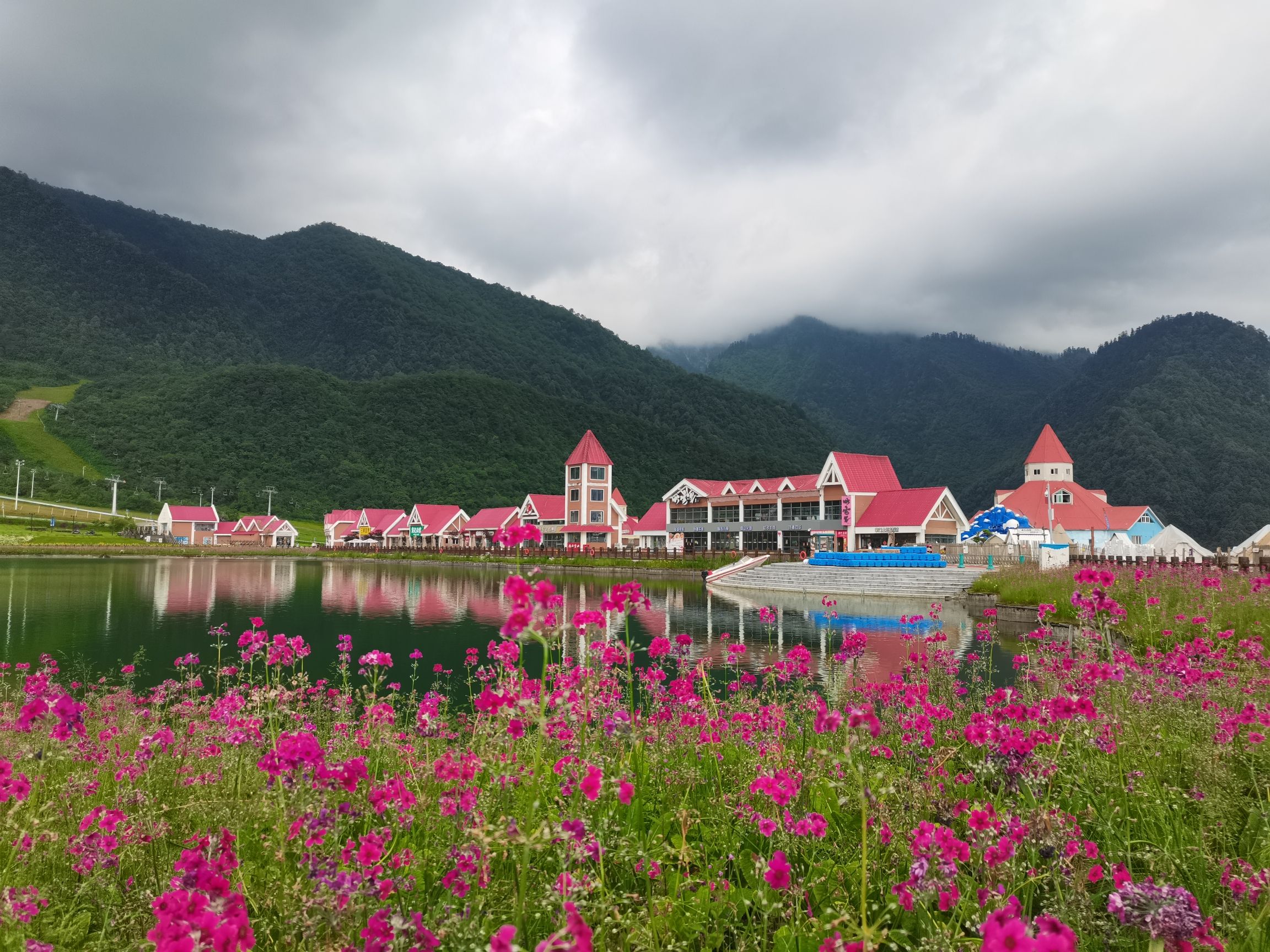 西岭雪山风景名胜区旅行图片