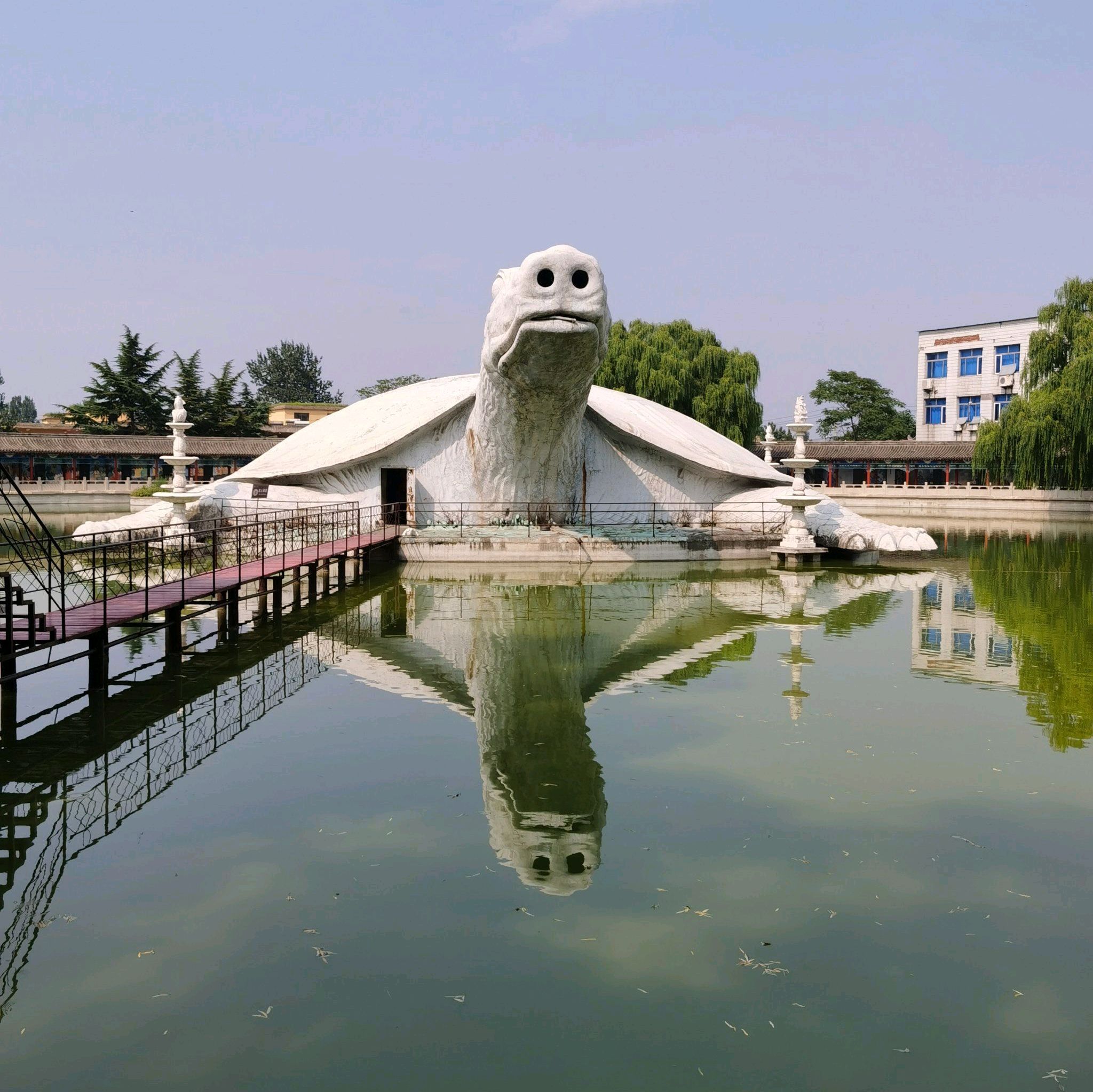 东方巨龟苑