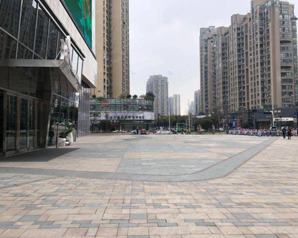龙湖广场旅行图片