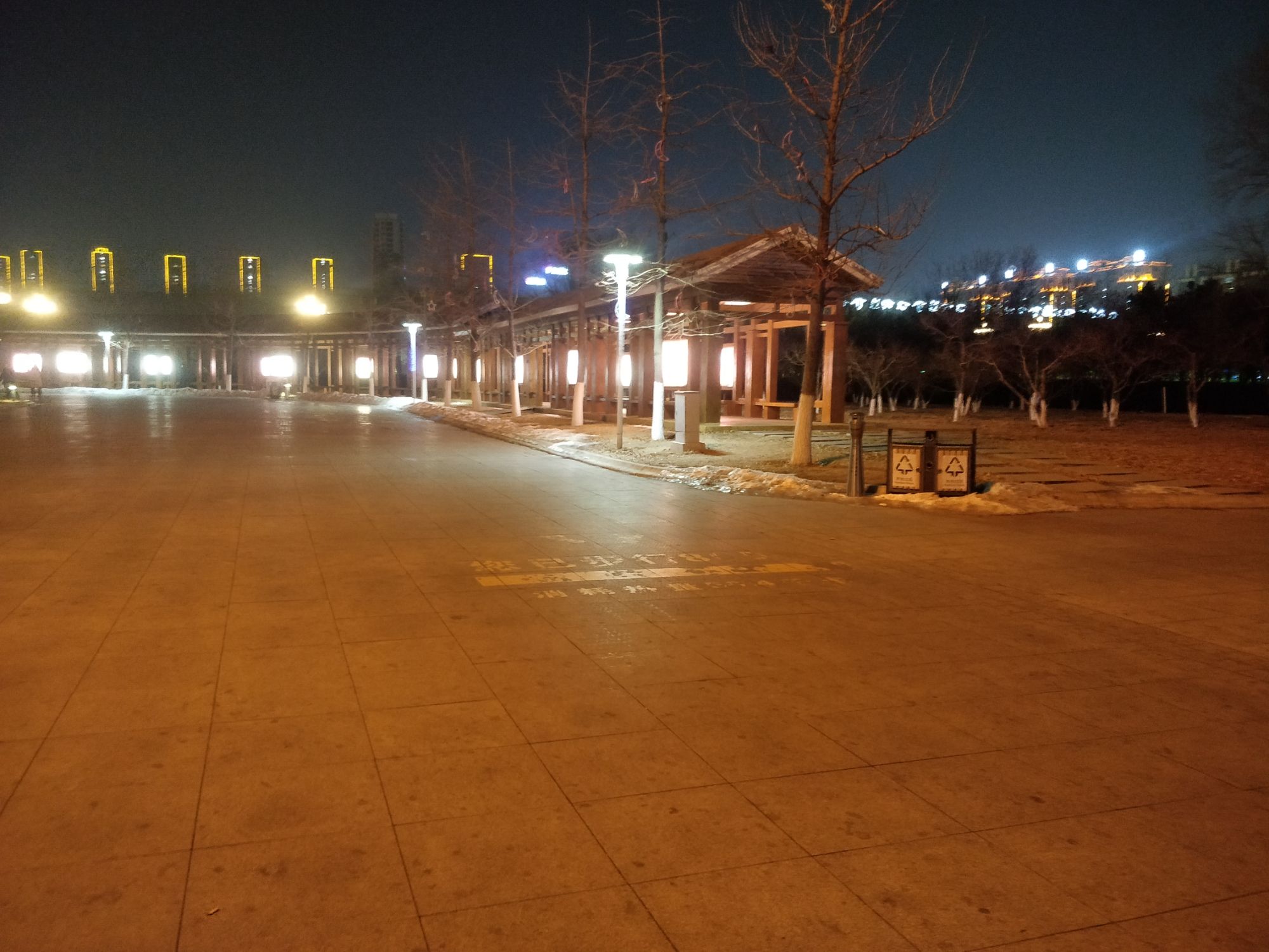 鲅鱼圈世纪广场旅行图片