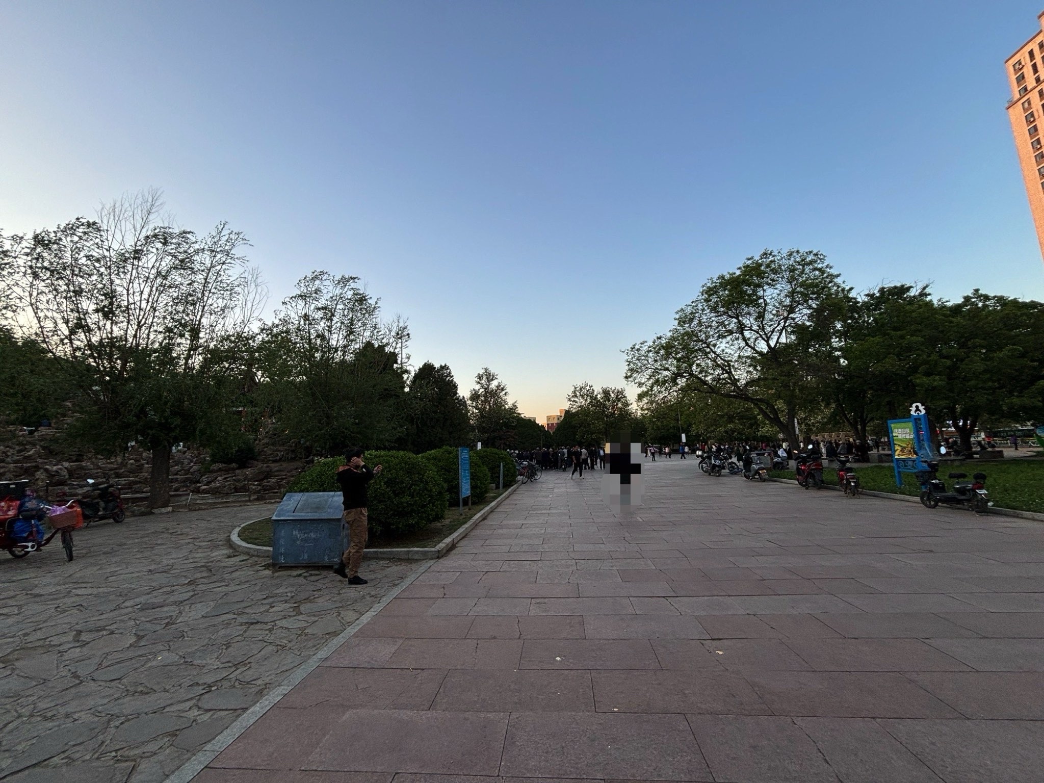 休闲广场旅行图片