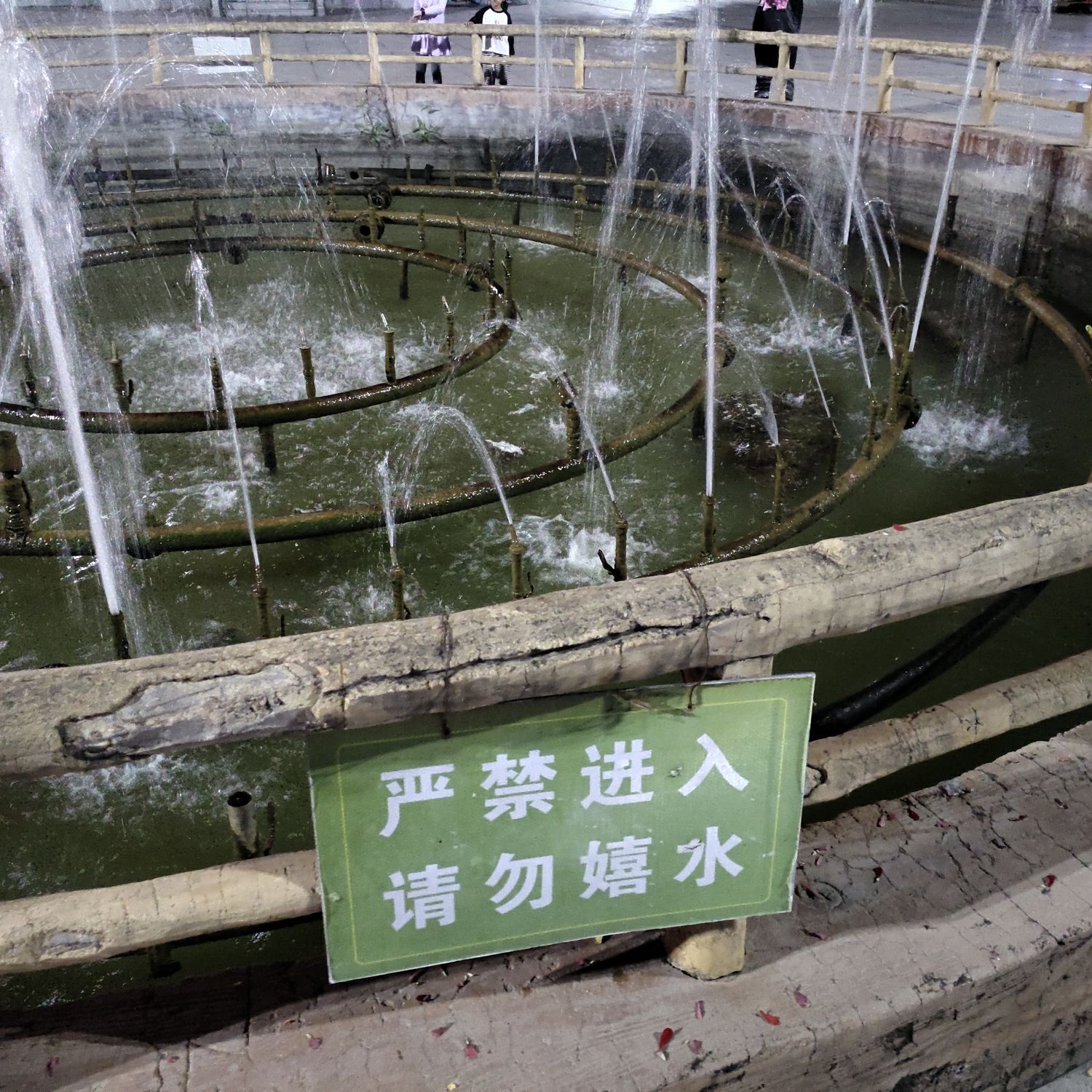 嘎达梅林纪念碑