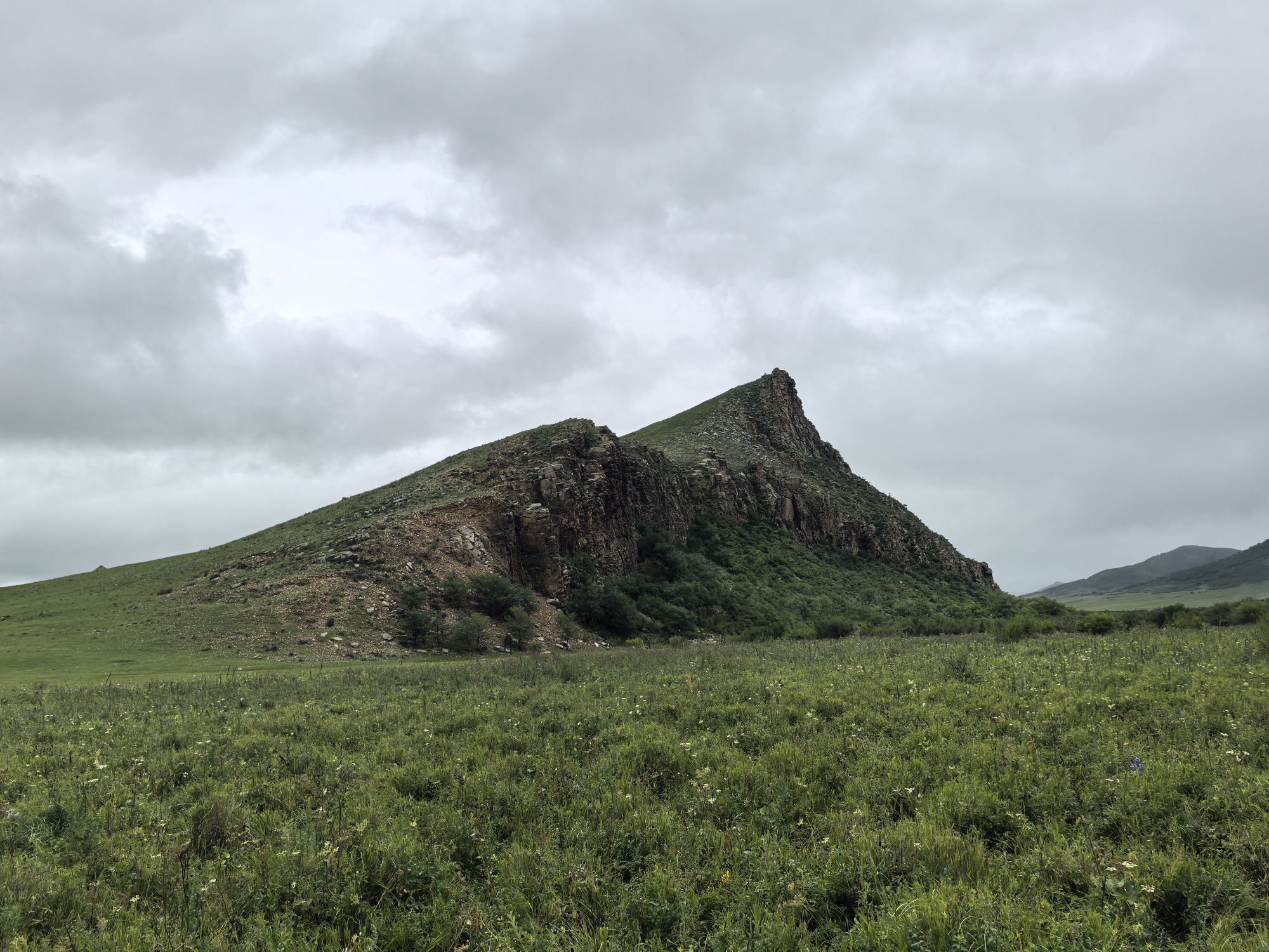 遥鲁海日罕山景区(半拉山)