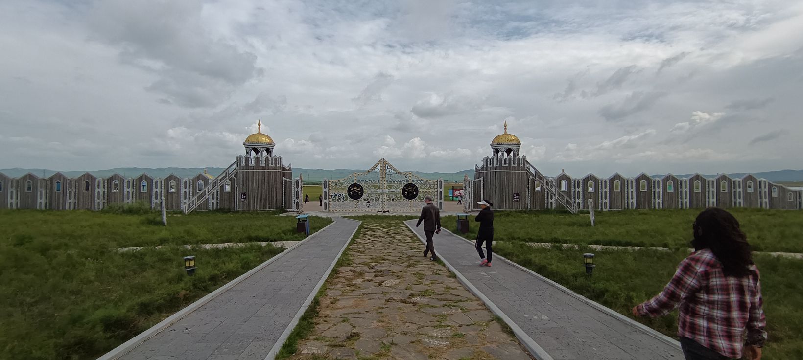 蒙古汗城旅游景区(暂停开放)