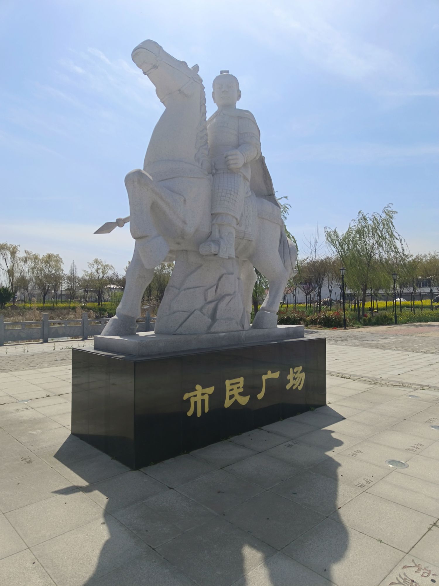 朦胧宝塔