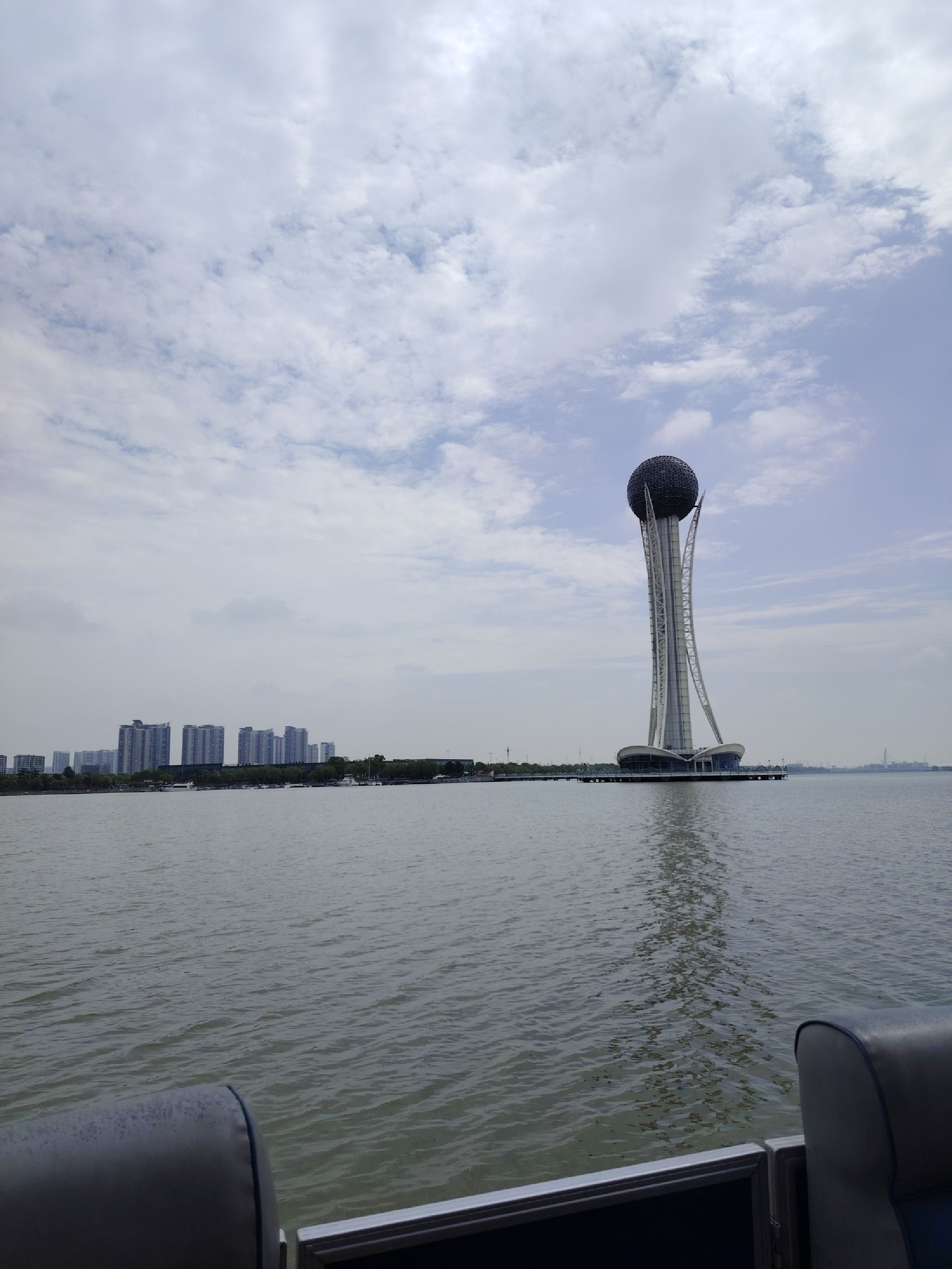 揽月湾广场旅行图片