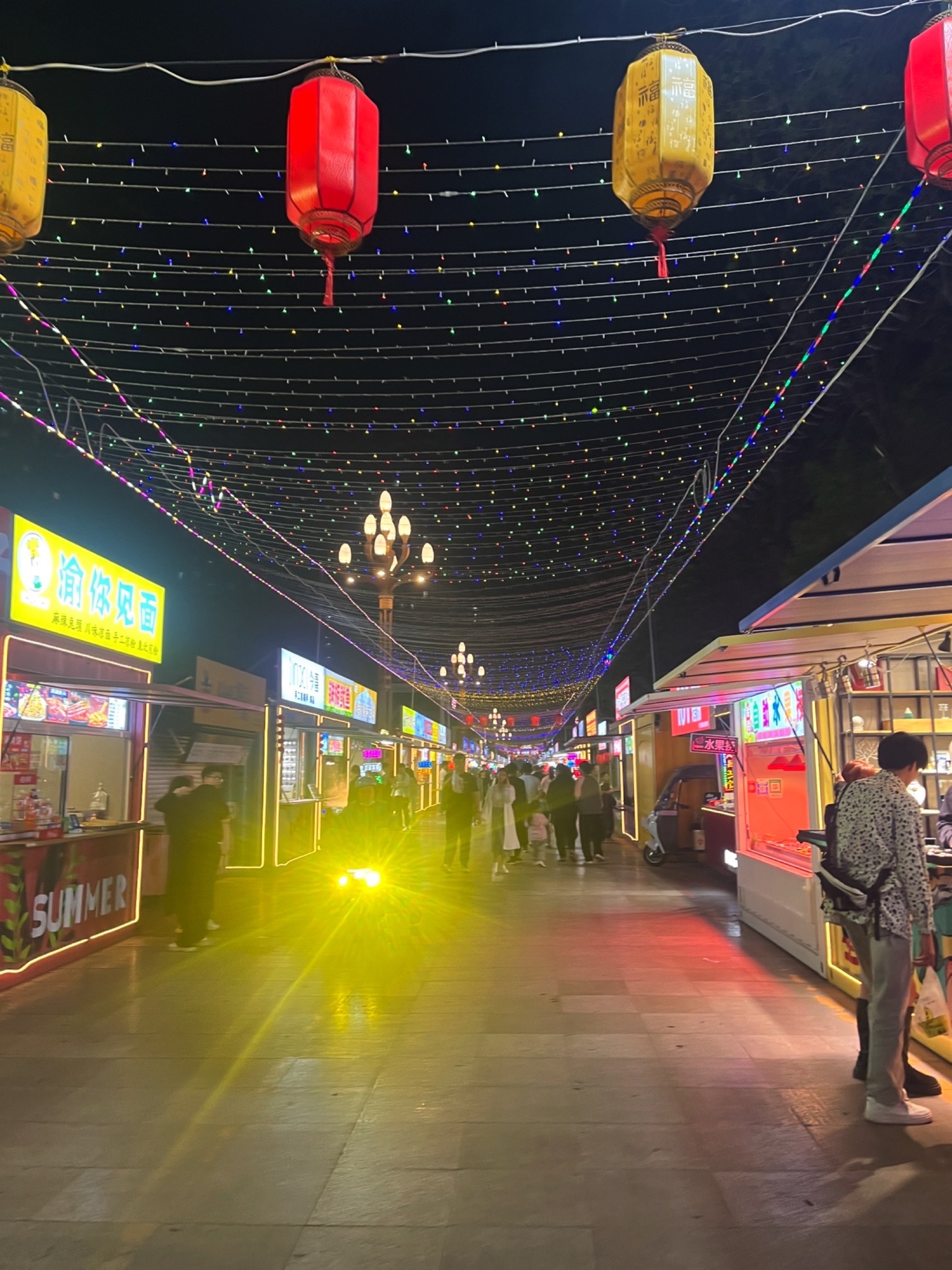 人民广场旅行图片
