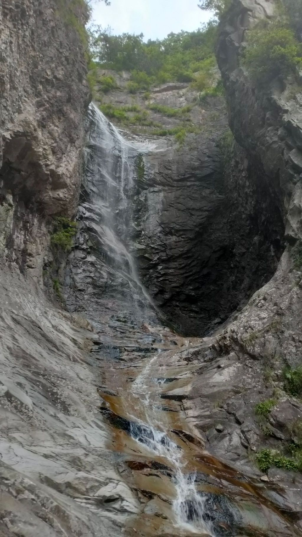 龙井峡瀑布