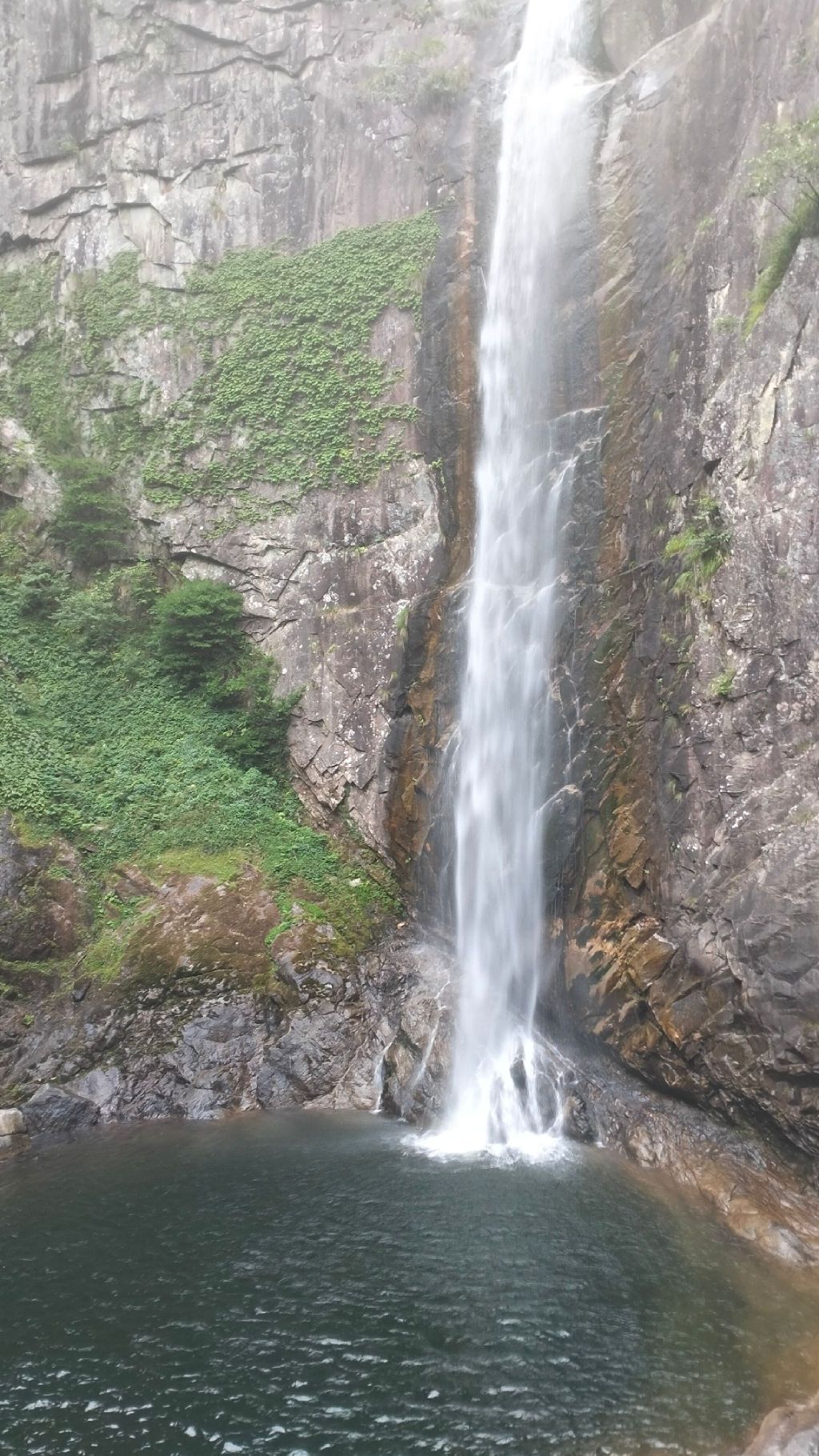龙井峡瀑布旅行图片