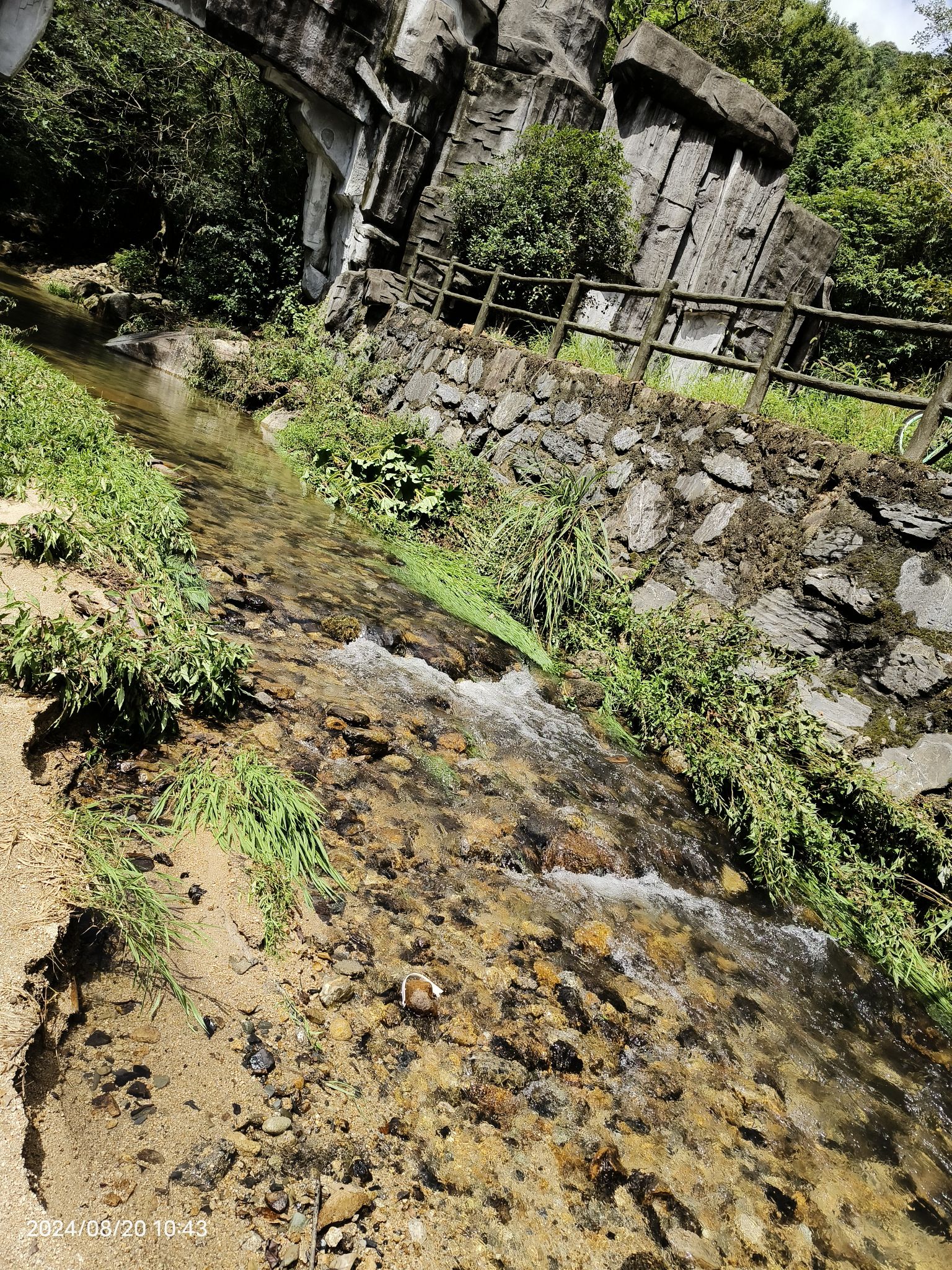 百丈崖风景区(暂停开放)