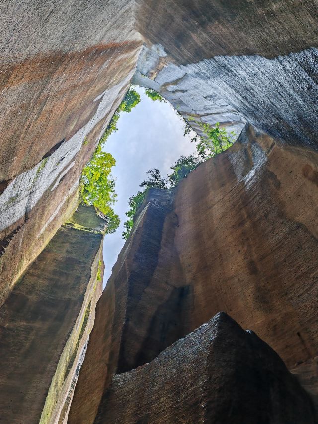 绍兴东湖风景区