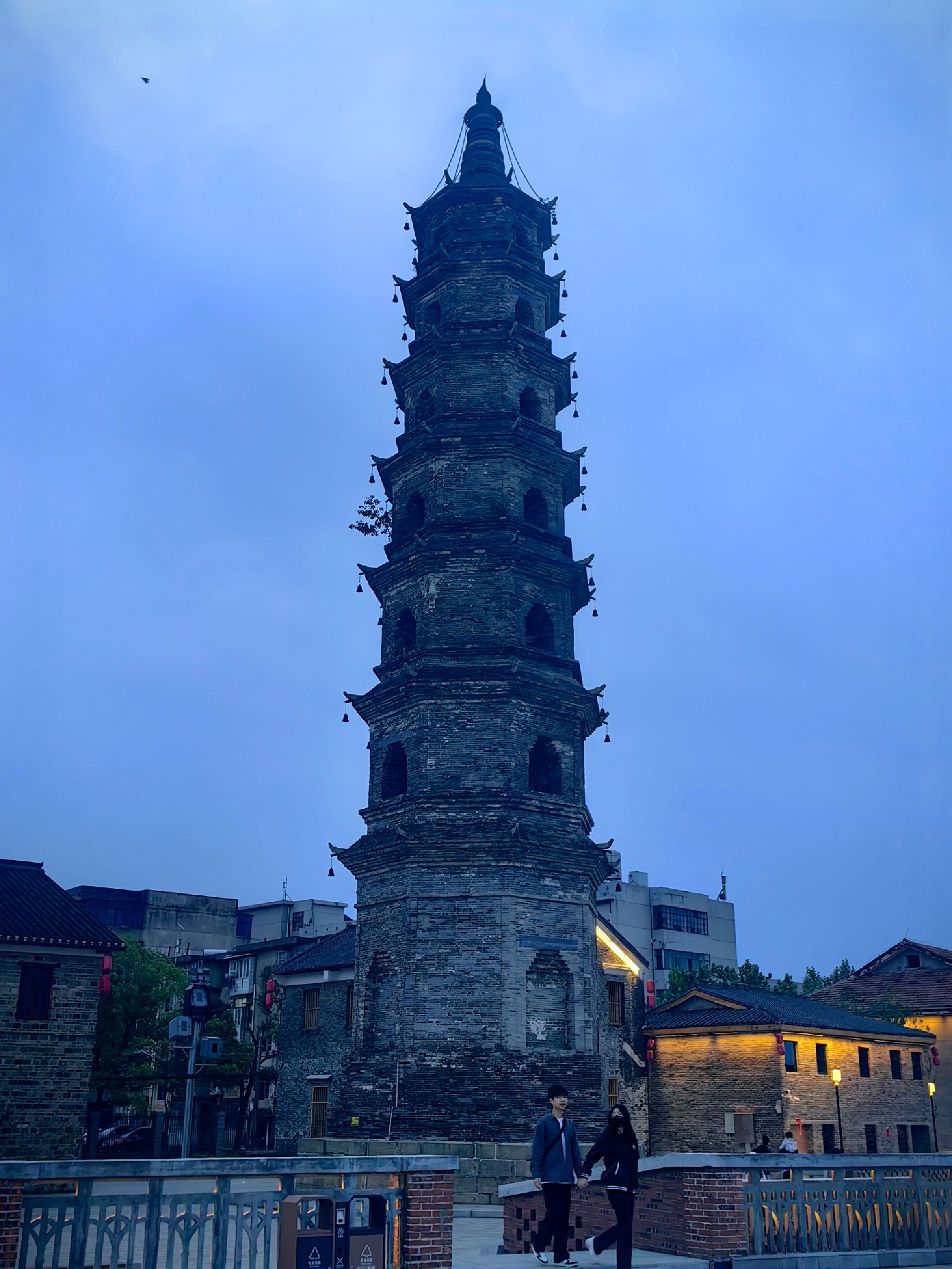 慈氏塔旅行图片