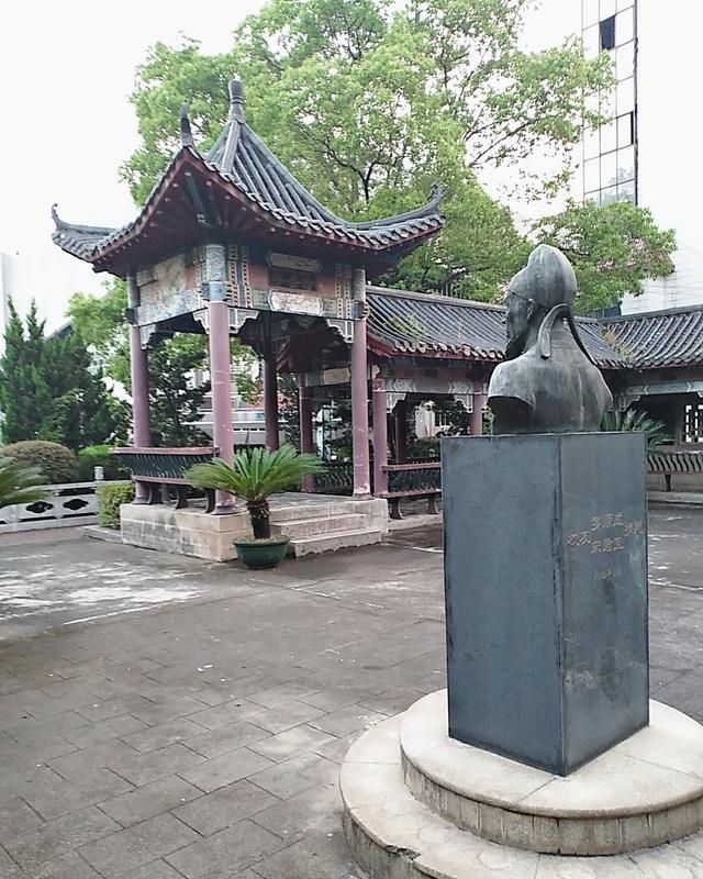 杜甫墓(不对外开放)旅行图片