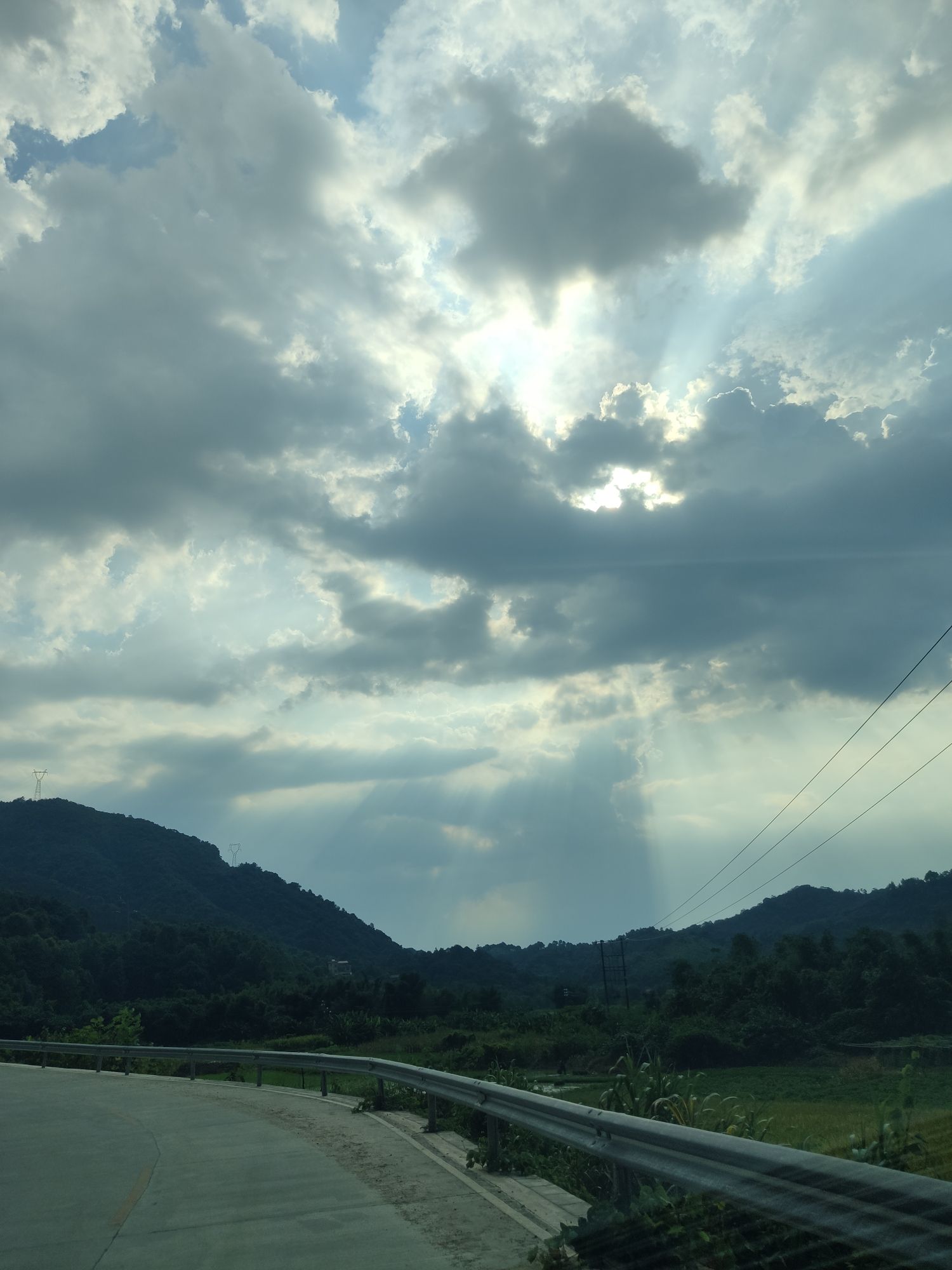 韶关丹霞灵溪漂流旅行图片