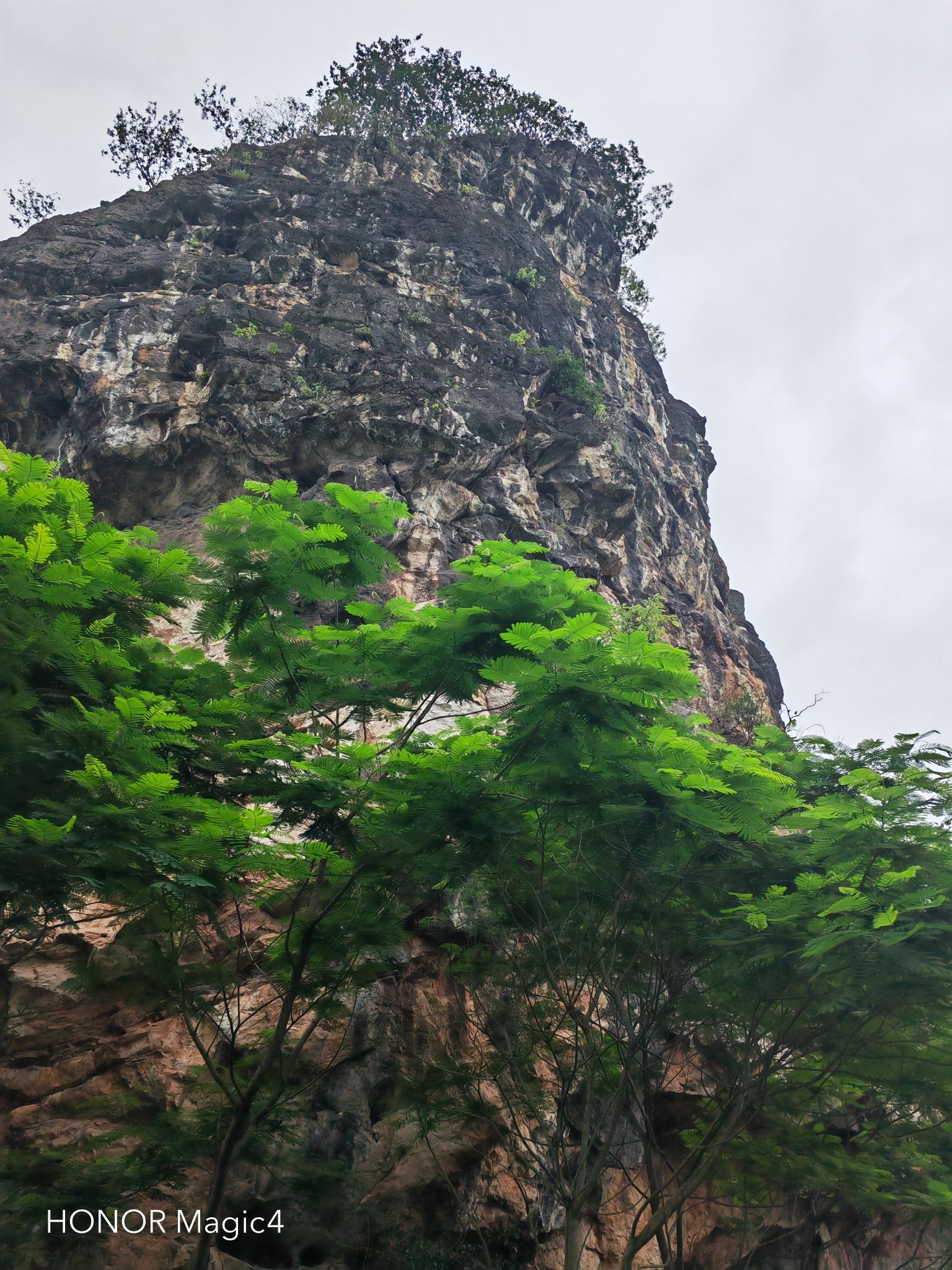 四门岩