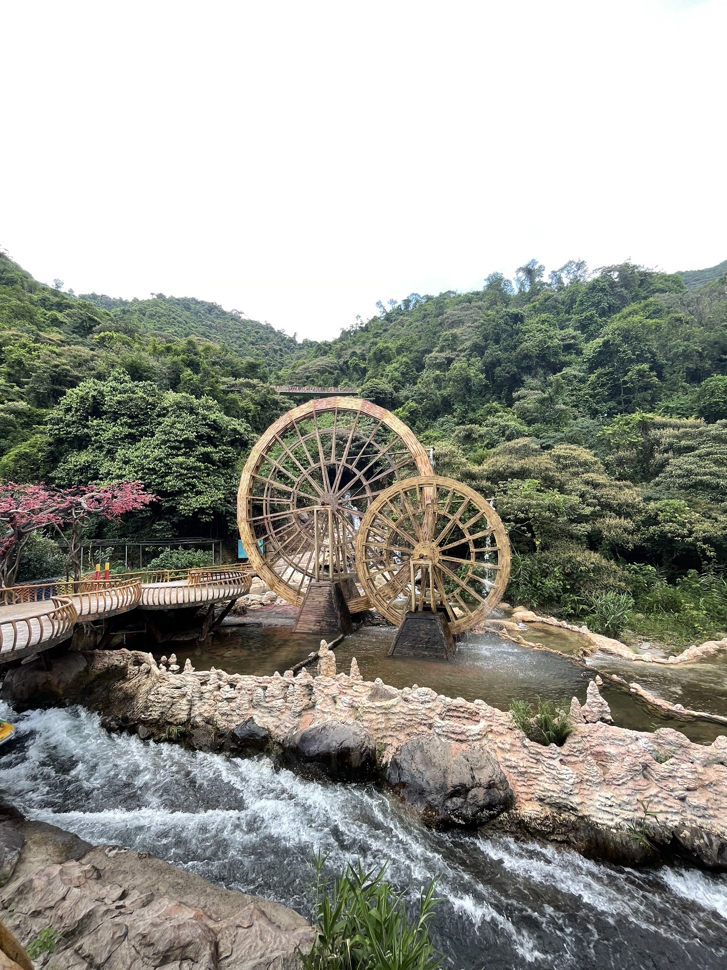 玄真峡谷嬉水王国