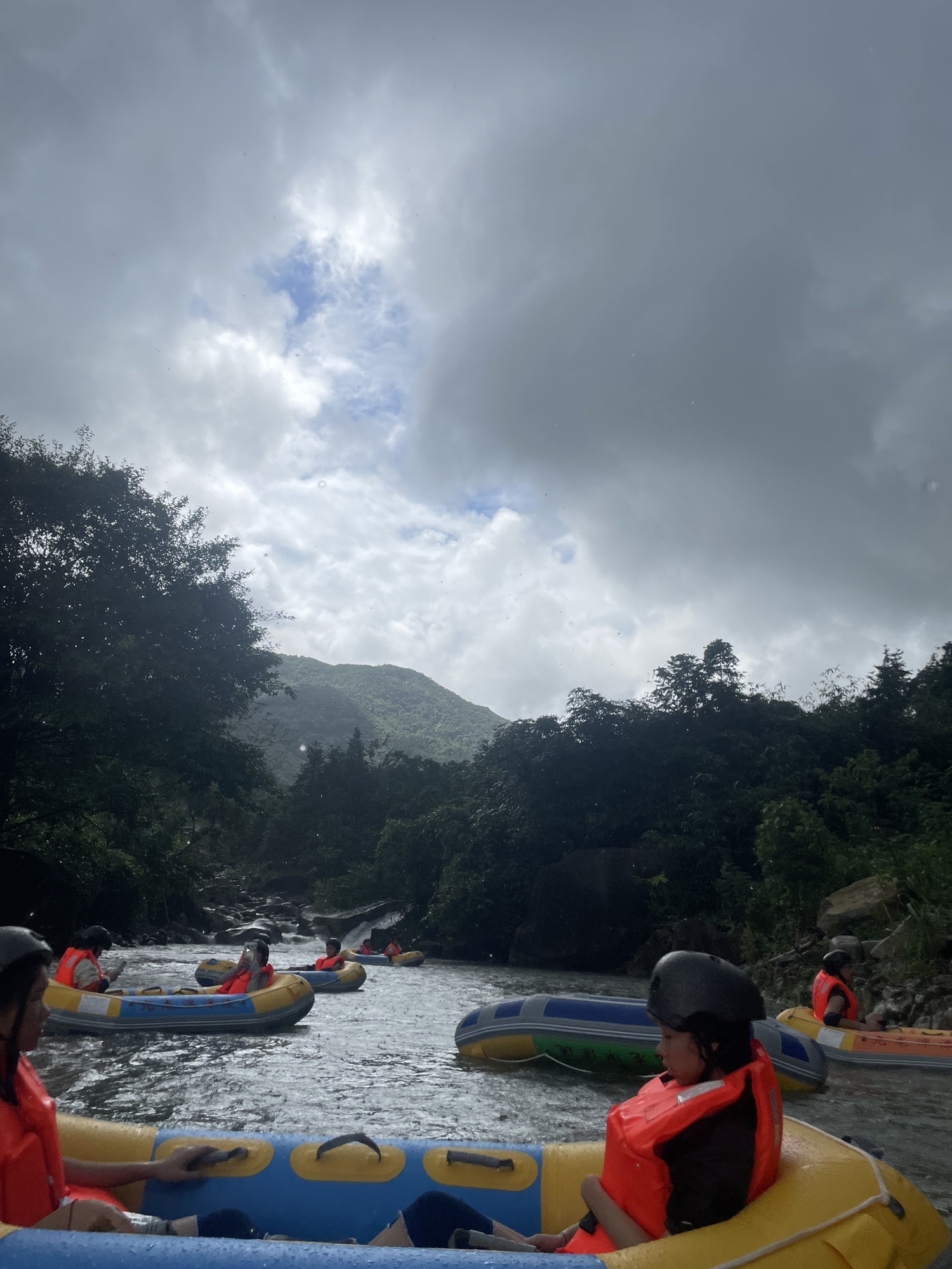 九龙潭漂流景区(暂停开放)