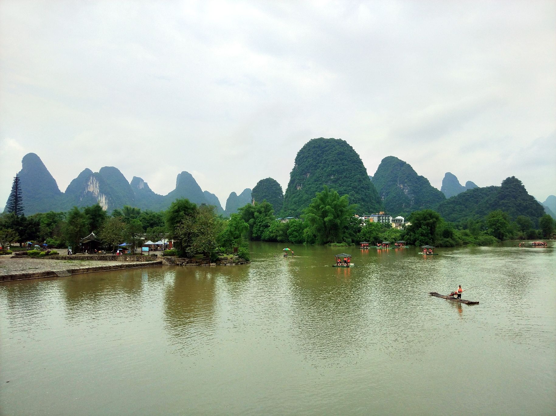 月亮水岩景区旅行图片