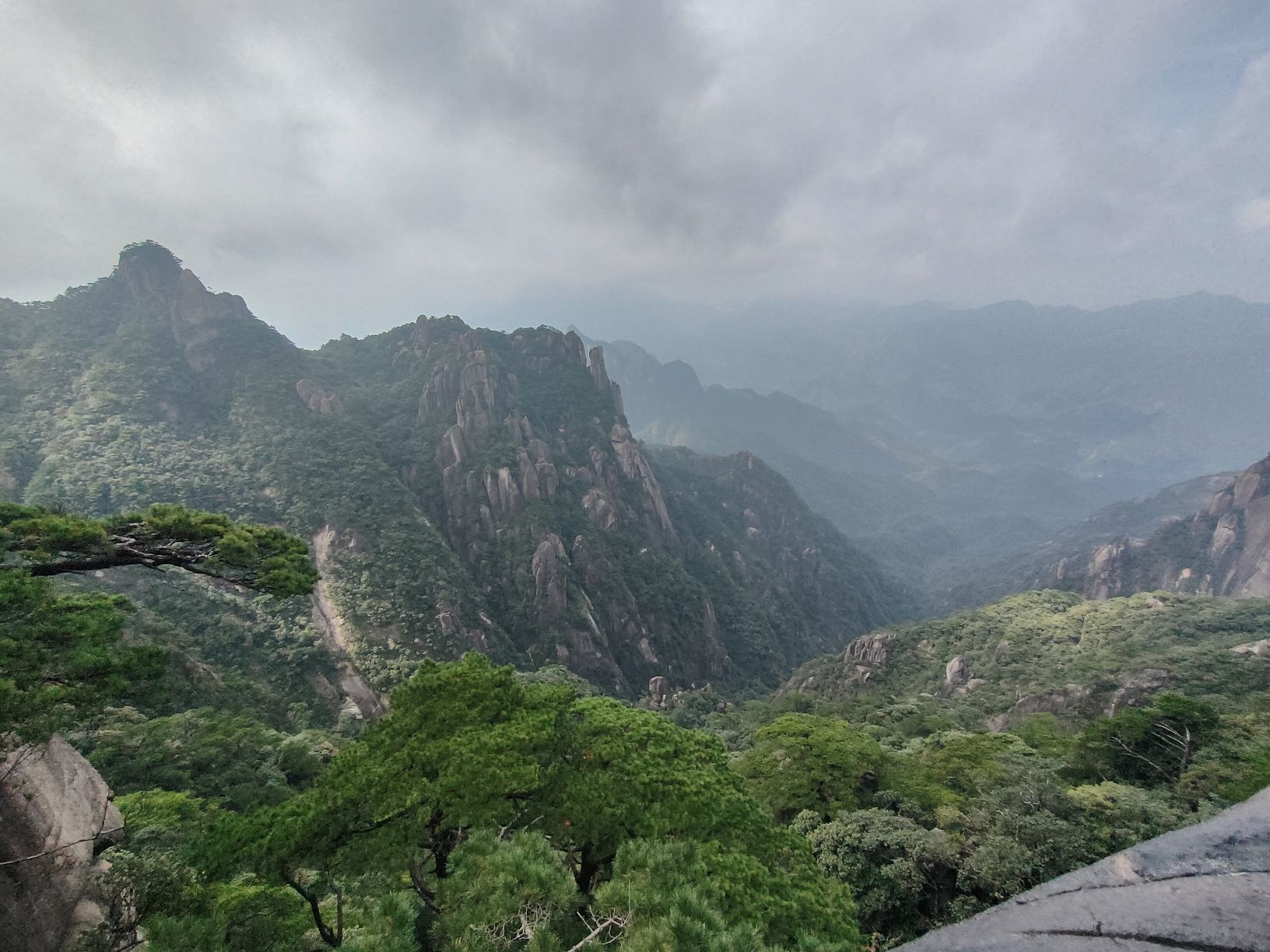 三百山国家级风景名胜区