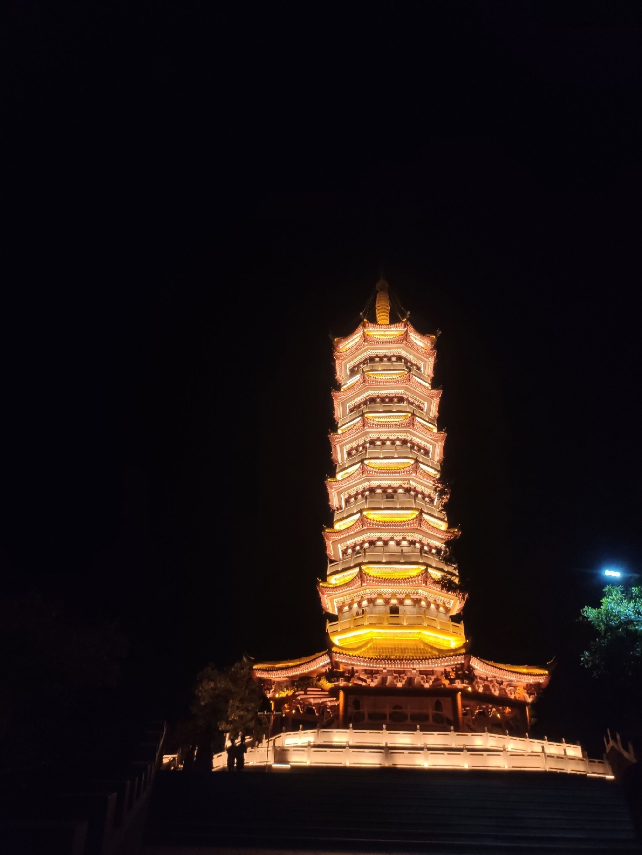 重光宝塔