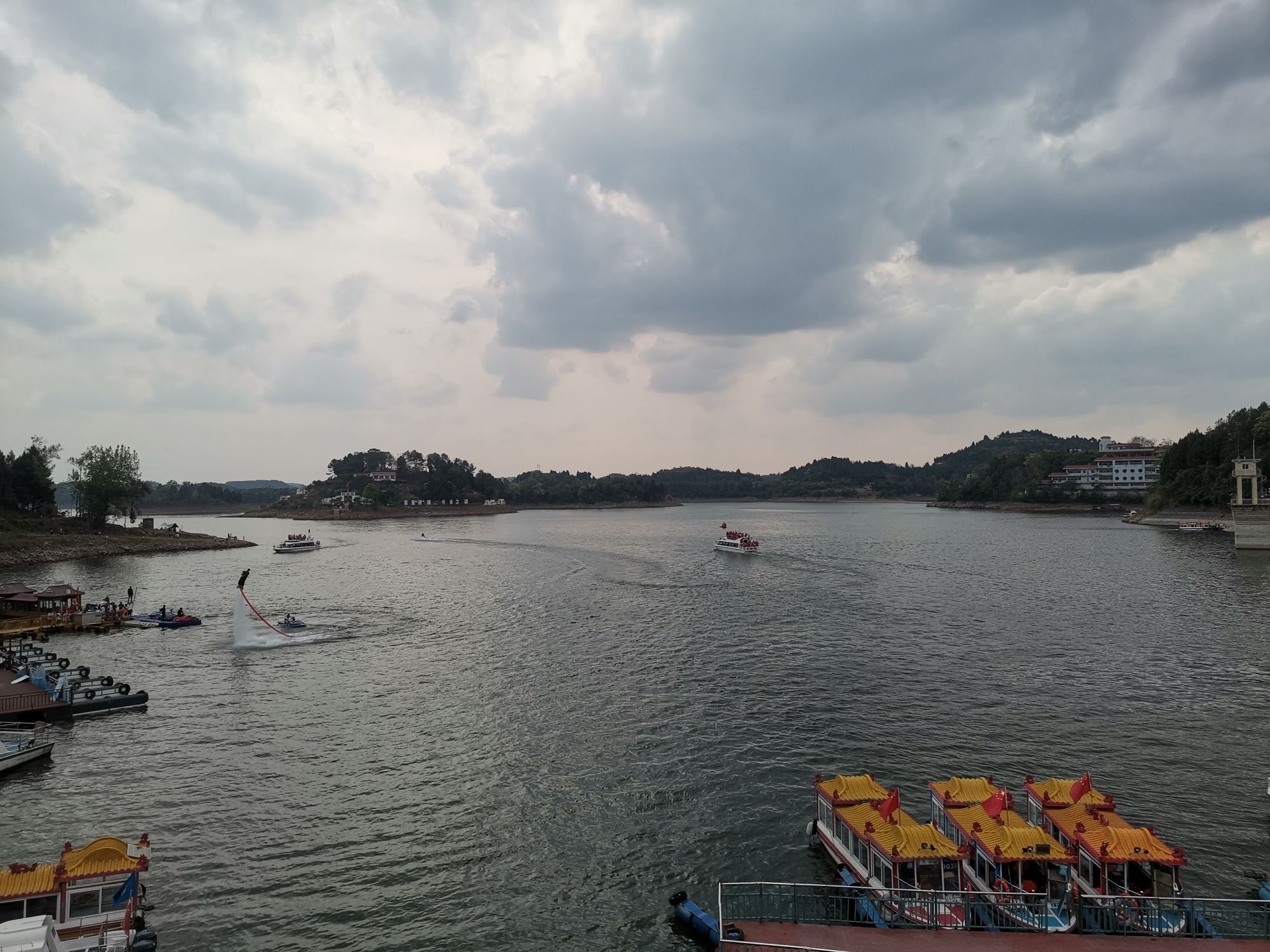 鲁班湖