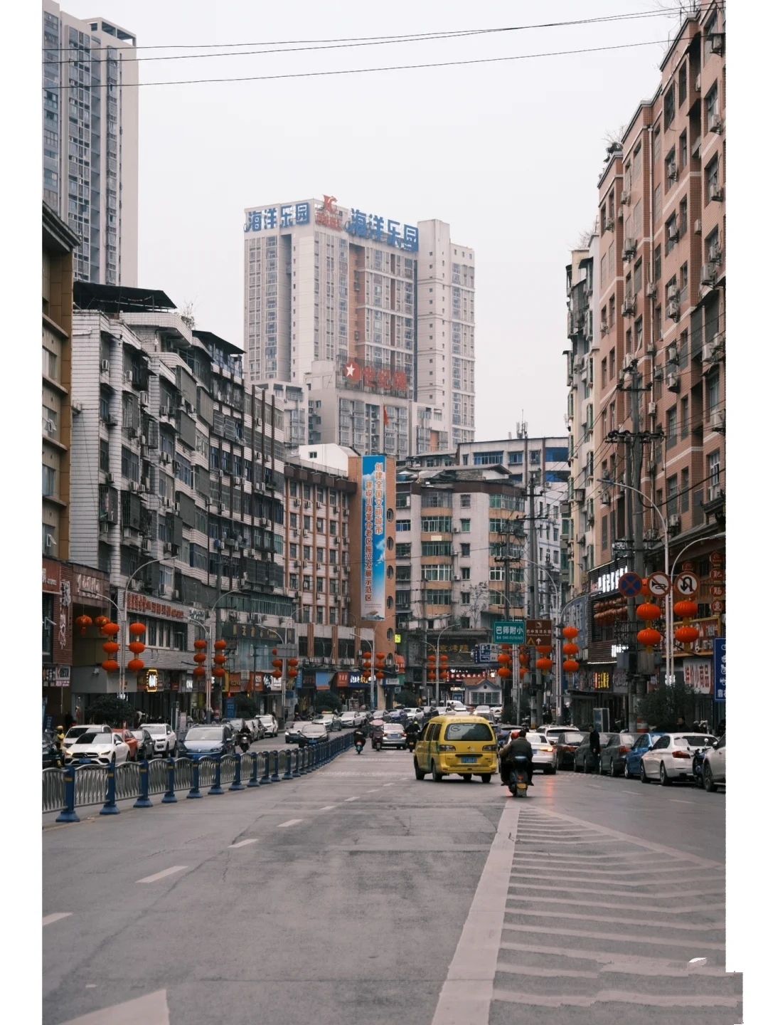 巴人广场旅行图片