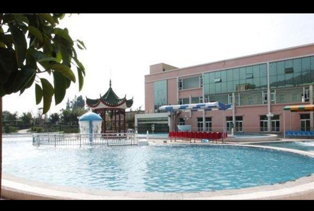 氡泉温泉花园旅行图片