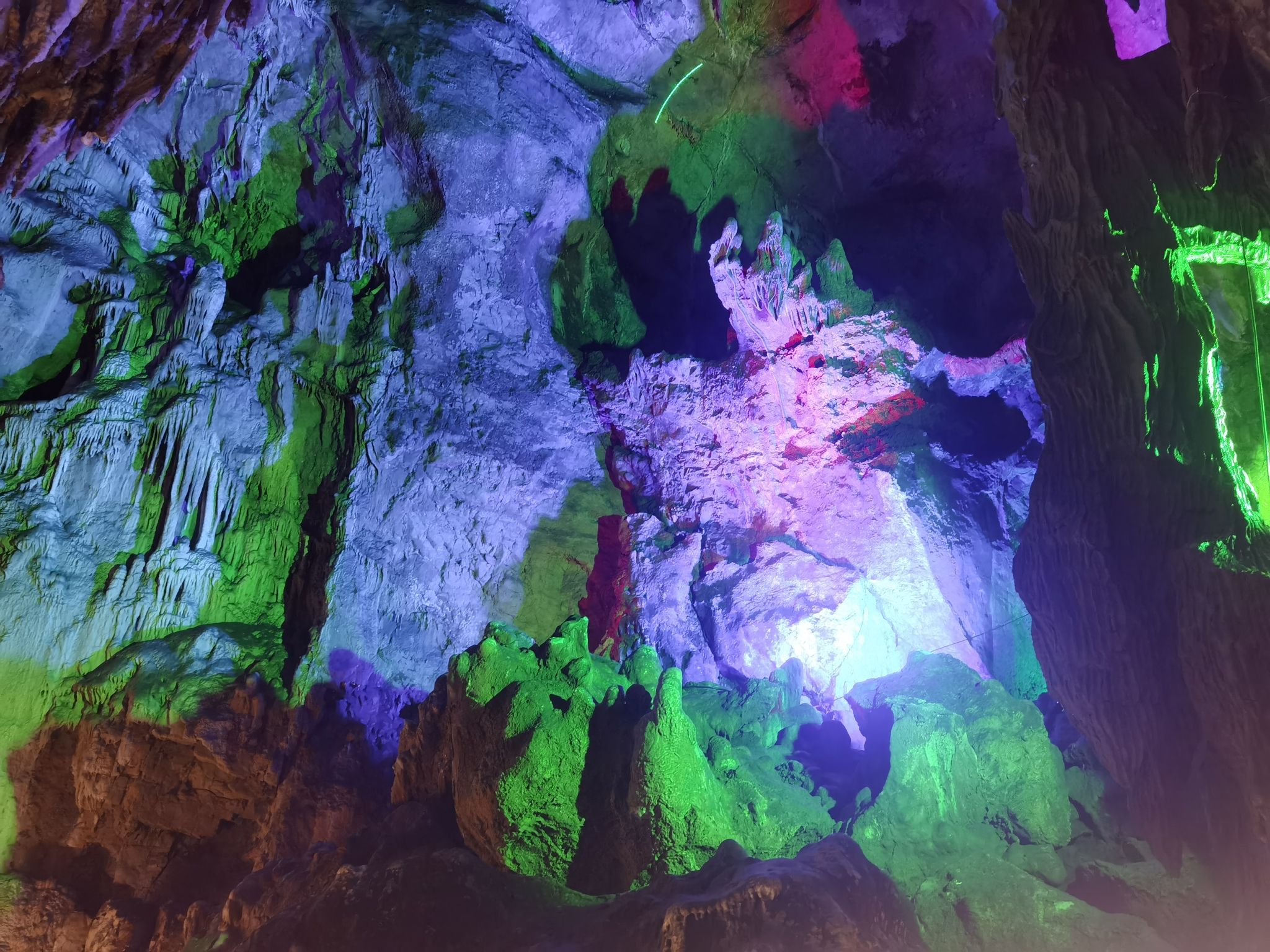 安哈彝寨仙人洞景区旅行图片