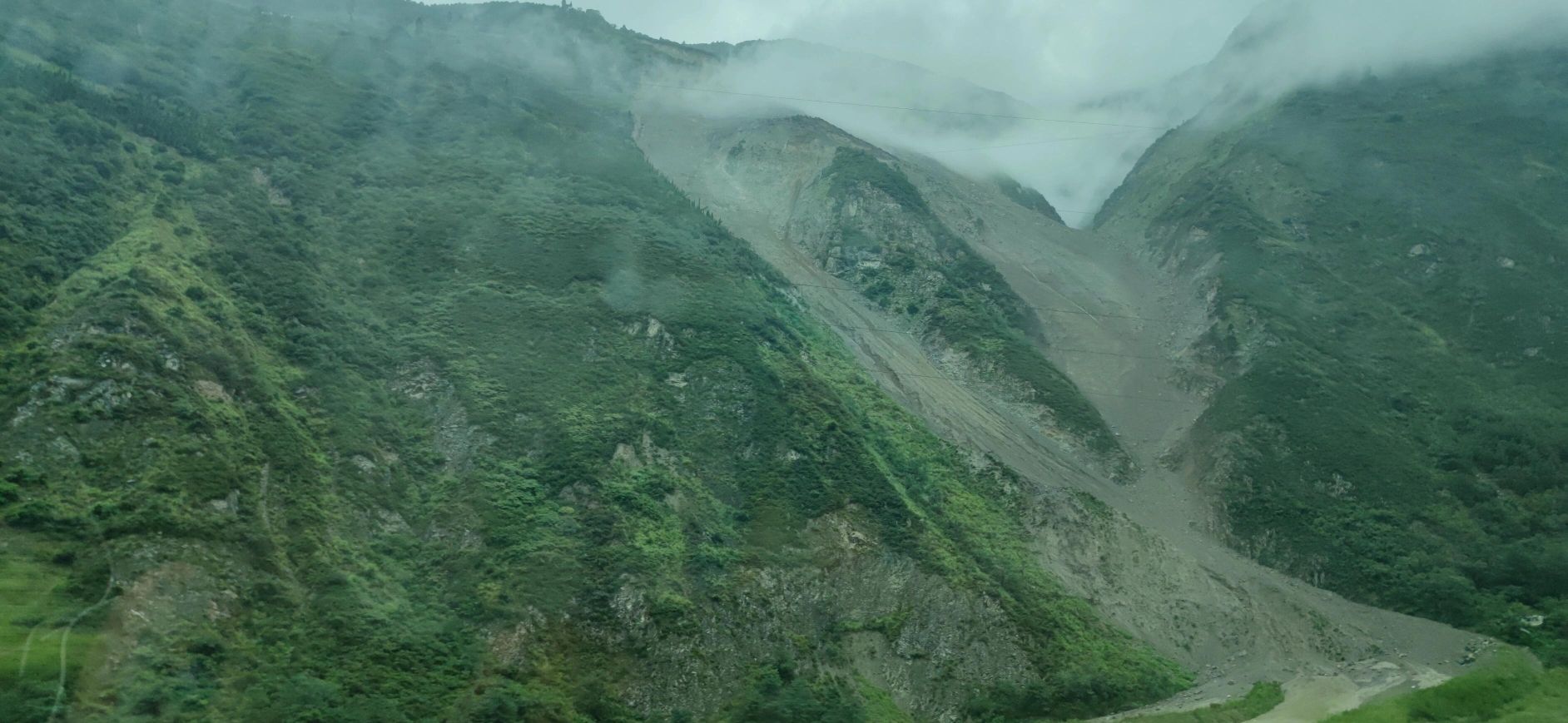 甘堡藏寨旅行图片