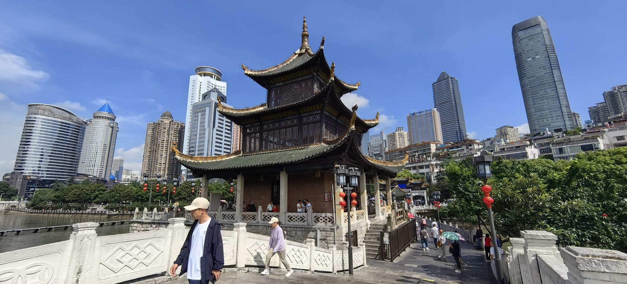 甲秀广场