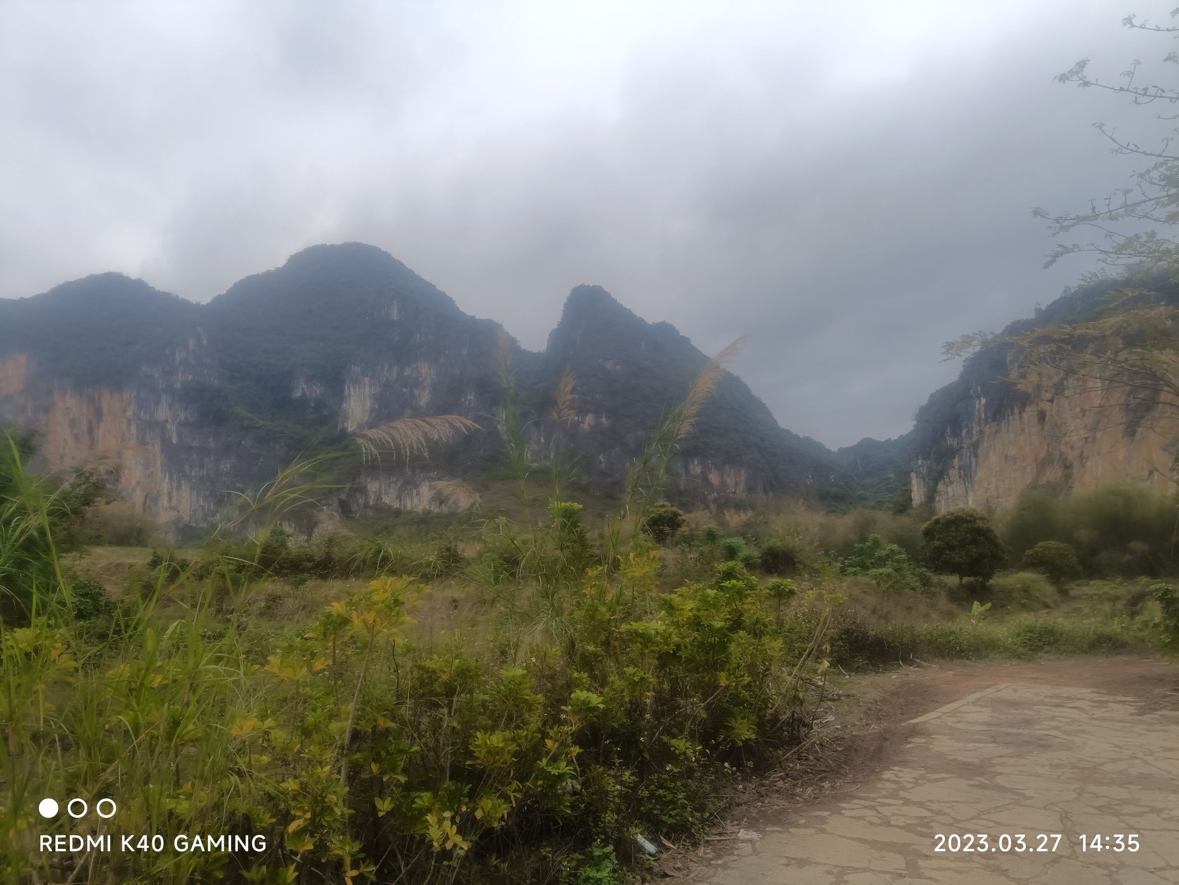 花山民族山寨旅行图片