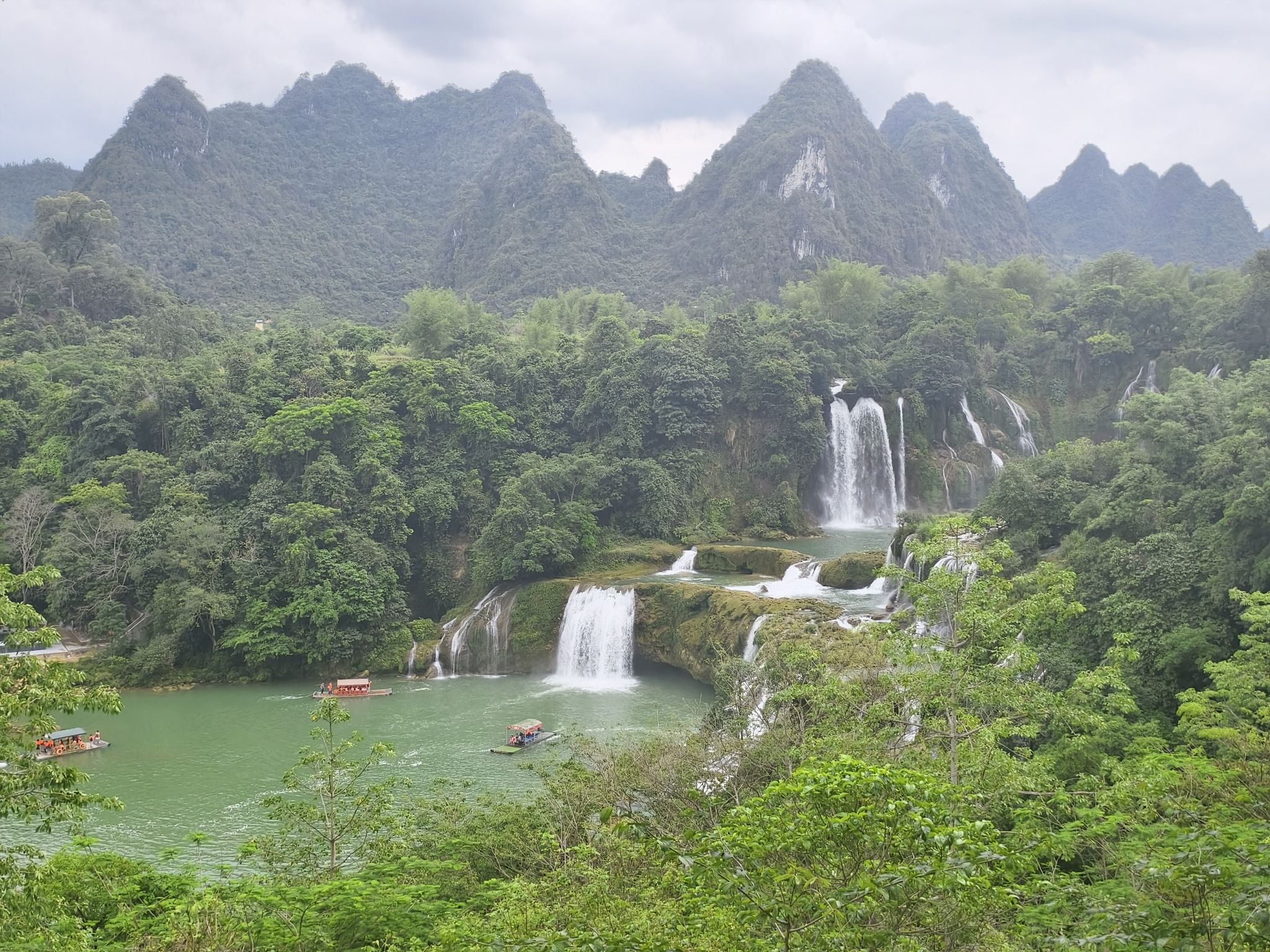 德天跨国瀑布景区