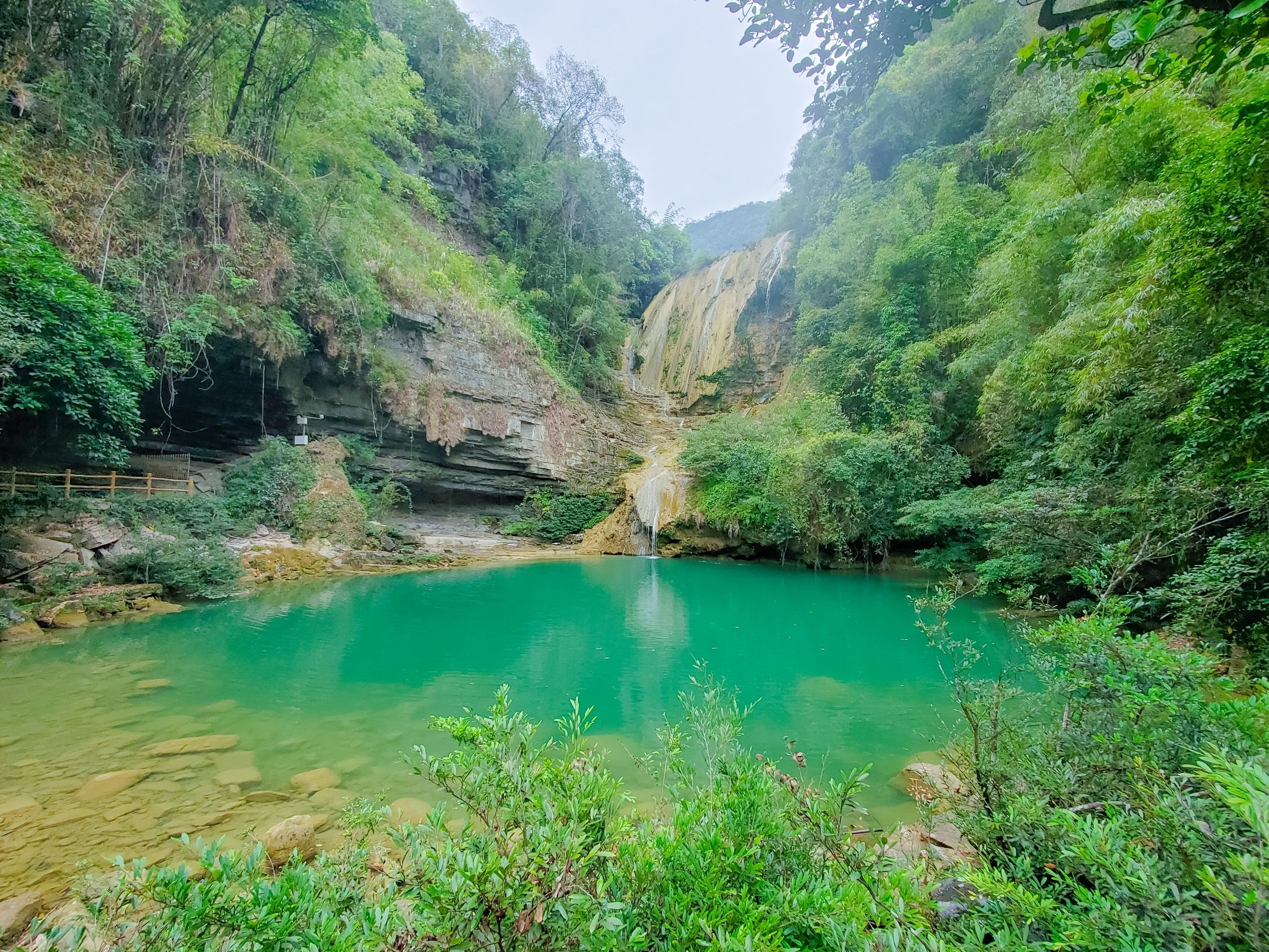环江牛角寨瀑布群风景区(暂停开放)